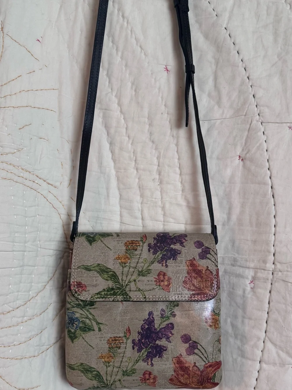 Patricia Nash Crossbody Bag in Parisian Newspaper Print - Picture 3 of 7